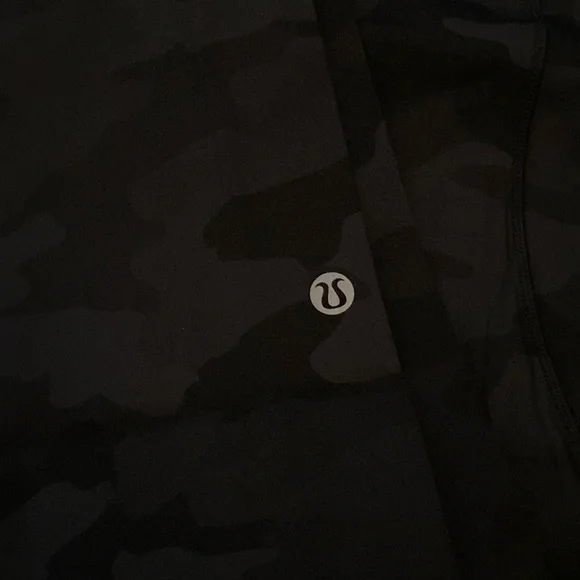 NWT Fast and Free Camo 25” Highrise - Picture 3 of 6